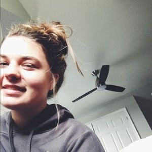 Meet your Posher, Leigha